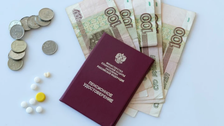 С октября русским гражданам повысят пенсии: Кому увеличат выплаты