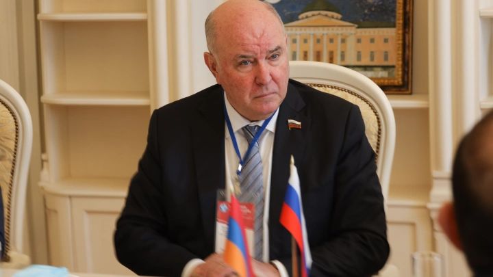 Сенатор Карасин: Информация о поставках сербских боеприпасов Украине нуждается в проверке