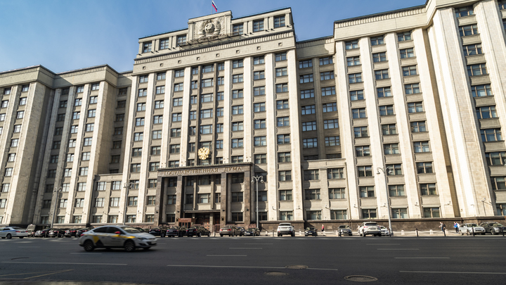 Депутаты без объяснения причин отказались от позолоченных икорниц и пиал