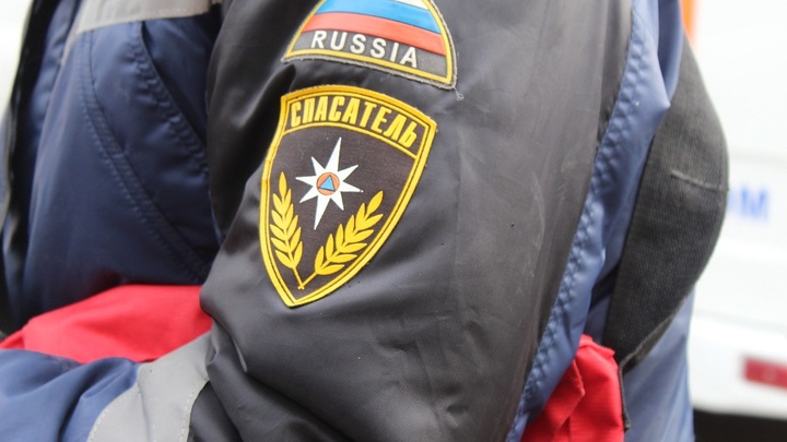 В Ростовской области на пожаре сотрудники МЧС спасли мужчину от гибели
