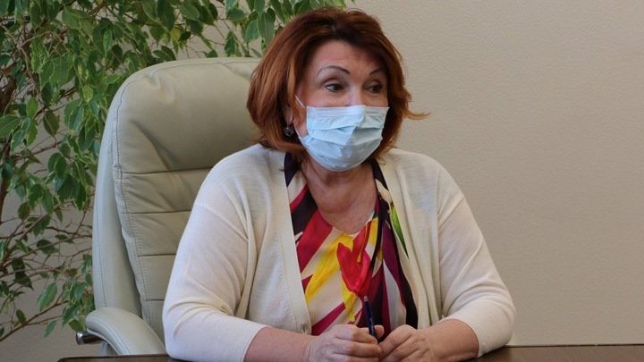 Детский омбудсмен прокомментировала ситуацию с судом над оставшейся без матери 6-летней девочкой