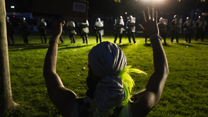 Не убивай, брат: Владелец магазина в США дал отпор мародёрам в стиле Данилы Багрова