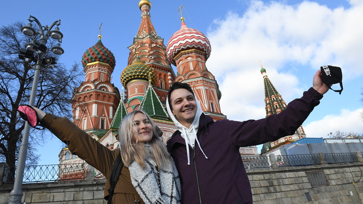 Индекс счастья в России достиг пика за 30 лет