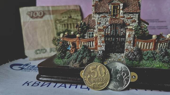 Жителям Петербурга предложили отказаться от бумажных квитанций ЖКХ - экология или экономия?