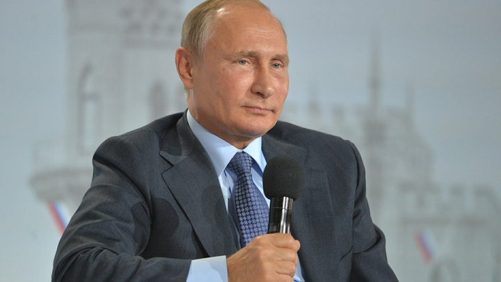 Путин и футбол: Президент России встретится с главой ФИФА, чтобы обсудить ЧМ-2018
