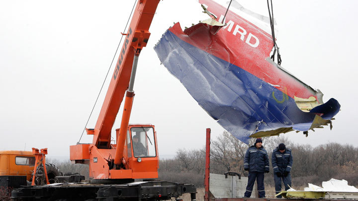 Теракт на борту, а не ракета: Пять новых доказательств в деле катастрофы рейса МН17 в Донбассе