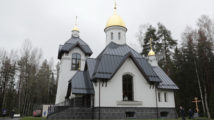 В пригороде Петербурга освятили новый храм Георгия Победоносца