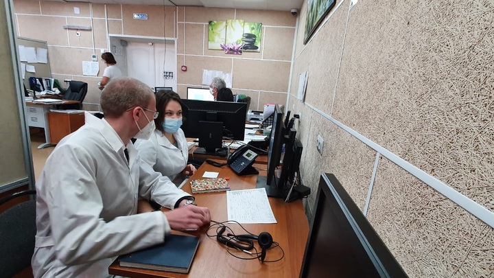 Вызовы самарцев в call-центре скорой помощи будут принимать студенты