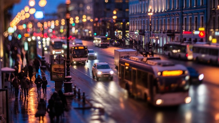 В Петербурге увеличили максимальный размер вывесок
