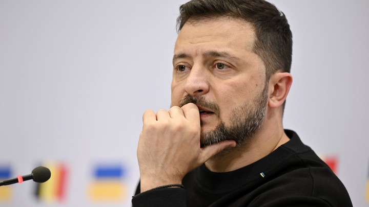 Зеленский стал неудобным: Русская разведка узнала реальные планы Вашингтона
