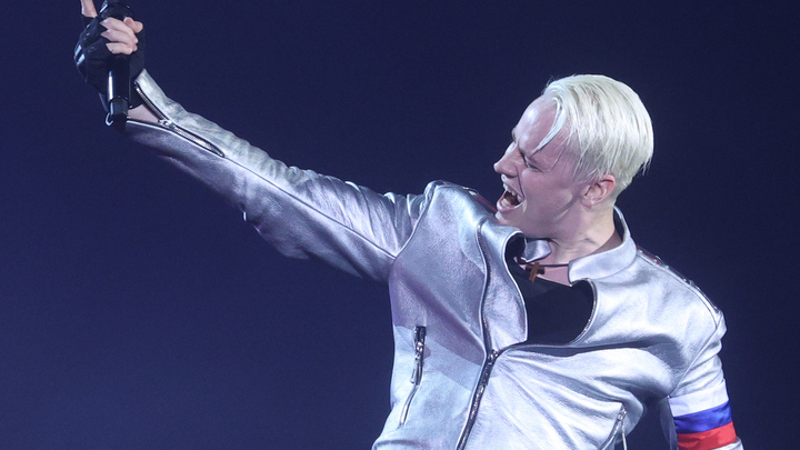 Популярного исполнителя SHAMAN распилили циркулярной пилой в Петербурге