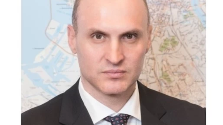 Участки в Испании, Мерседес и 163 млн: глава комитета по строительству Петербурга отчитался о доходе