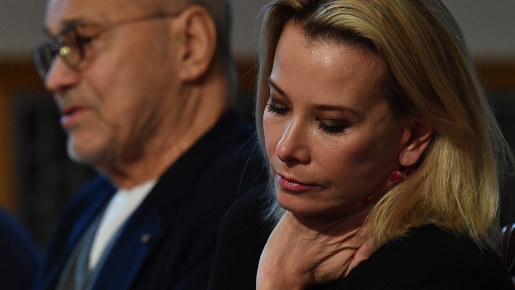 Избалованные сериал 2008–2009. Избалованные сериал. Привилегии богатых. Люси хейл избалованные. Образование привилегия богатых.