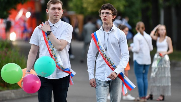 В мэрии Владимира назвали максимально допустимую стоимость подарков учителям на выпускной