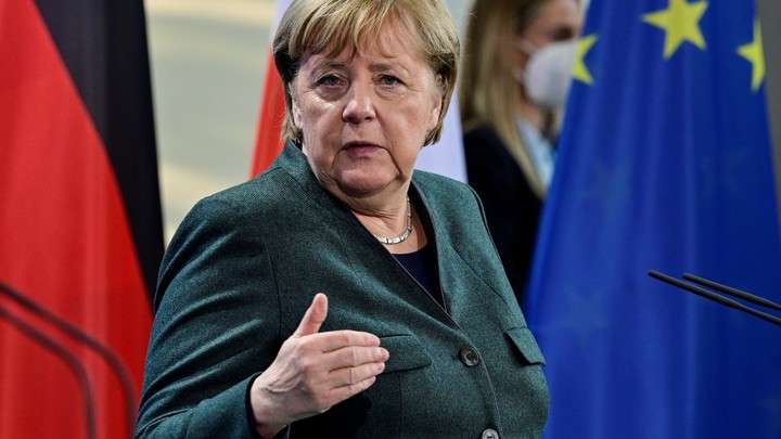 Меркель пошатнула власть Тихановской? Польша выдвинула неожиданные обвинения Германии