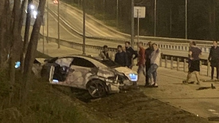 В Самаре участниками VIP-аварии стали два Мерседеса и пожарная машина