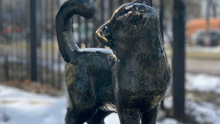 В Выксе поставили скульптуру кошки, напечатанную на 3D-принтере