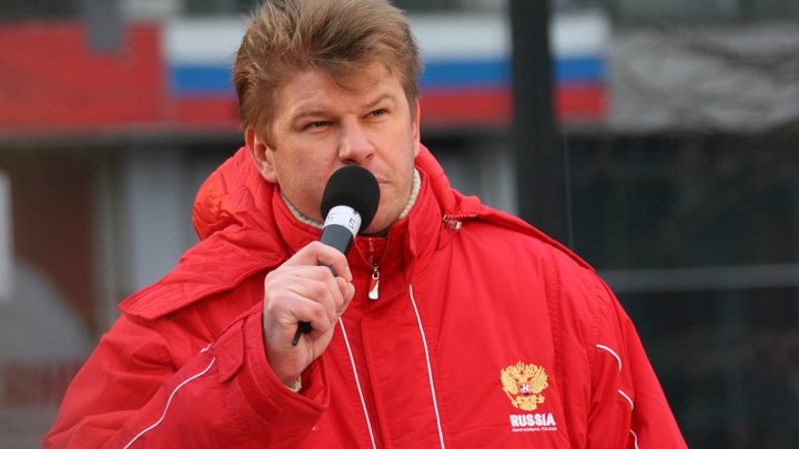 Что за бузовщина началась?: Губерниев не попался на провокацию с коньяком