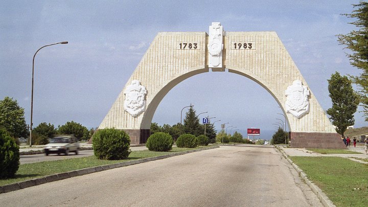 Автодорога в Крым из Донбасса открылась для гражданского транспорта: Стоит ли ехать