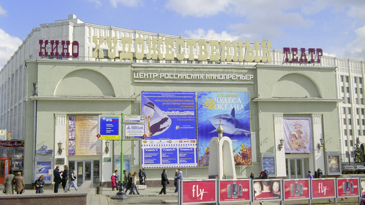 Наш ответ на санкции. Иностранные фильмы хотят показывать без прокатного удостоверения