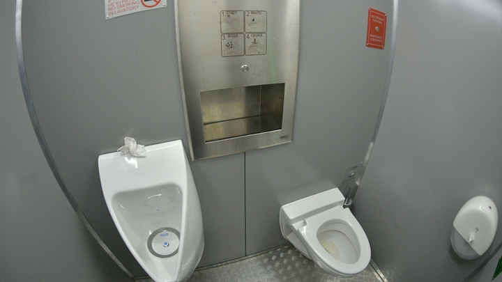 Золотые туалеты господина Изутдинова, или Как Собянин спускает бюджетные миллиарды в унитаз