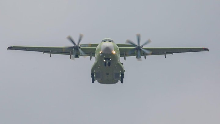 Если не потушен пожар - камнем к земле: Заслуженный пилот СССР оценил катастрофу Ил-112