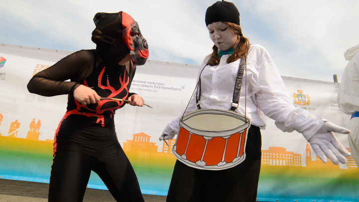 Союз писателей России требует остановить глумление на сцене