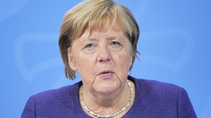 Меркель оправдалась за срыв нормандского саммита: У Франции с Германией и России разные взгляды