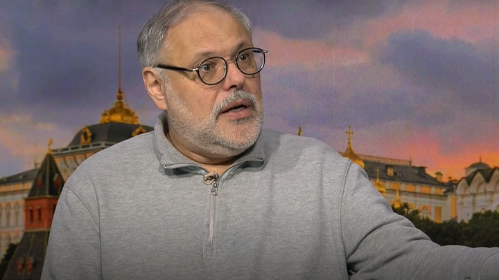 России через 5-8 лет не будет: Какой участи избежала наша страна, описал Хазин