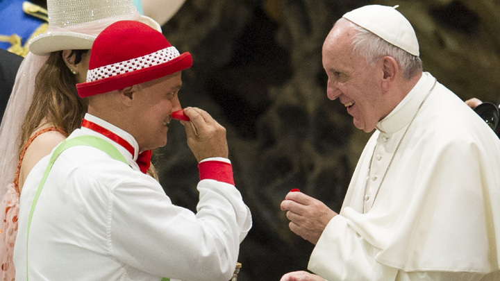 Говорят, папа – ненастоящий!: Последняя гастроль Ватиканского клоуна