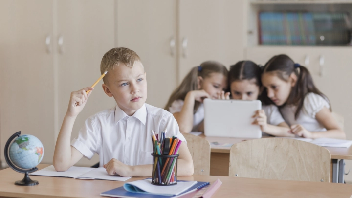 Образование 2026: новый предмет в школах, упрощенный ОГЭ и битва за места