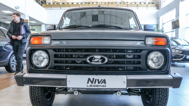 АВТОВАЗ разъяснил, почему у Niva Legend рычаг КП упирается в панель мультимедиа