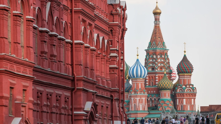 Крестопад, на котором ещё и заработают: Государственный исторический музей в центре скандала