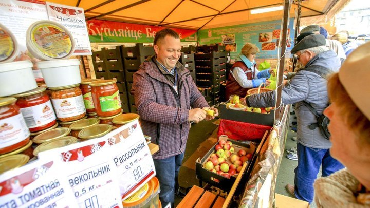 В Новосибирск приедет 21 фура с товарами для белорусской ярмарки