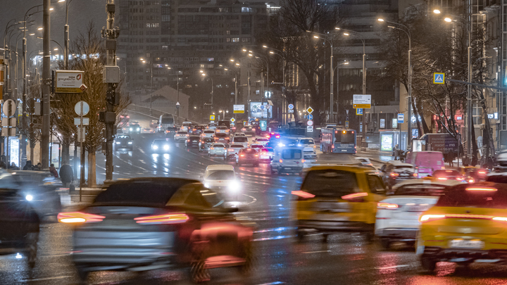 В Новосибирске вечером 19 декабря образовались пробки в 10 баллов