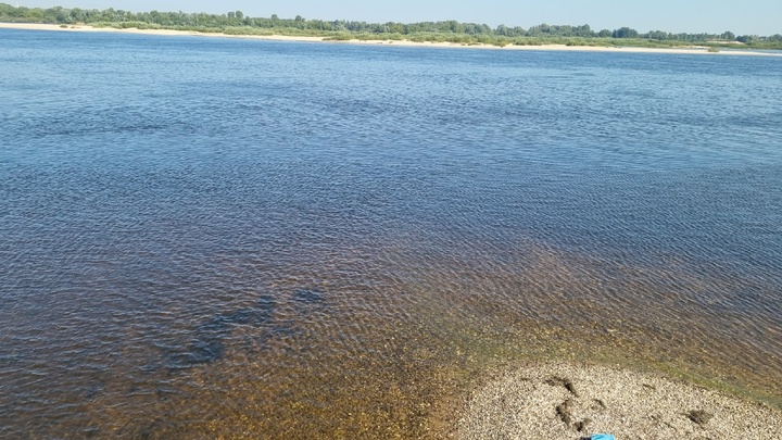 Спасатели достали из Волги у катера Герой тело мужчины в Нижнем Новгороде