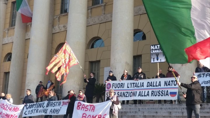 Италия под флагом русских патриотов взбунтовалась против НАТО: Хватит бомб