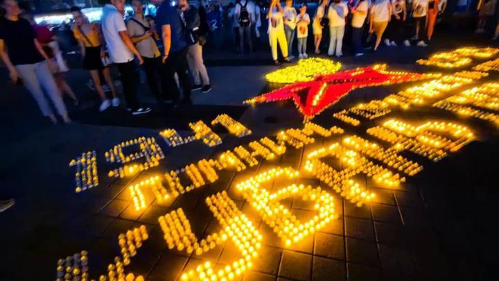 На Главной площади Краснодаре зажгли Огненную картину войны