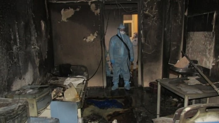 Два пожилых пациента погибли при пожаре в ковид-госпитале Кирова