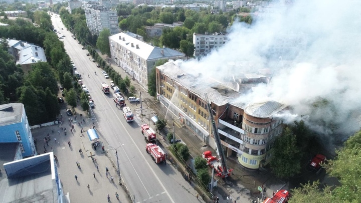 Прокуратура начала проверку по факту пожара в четырехэтажном доме в Коврове