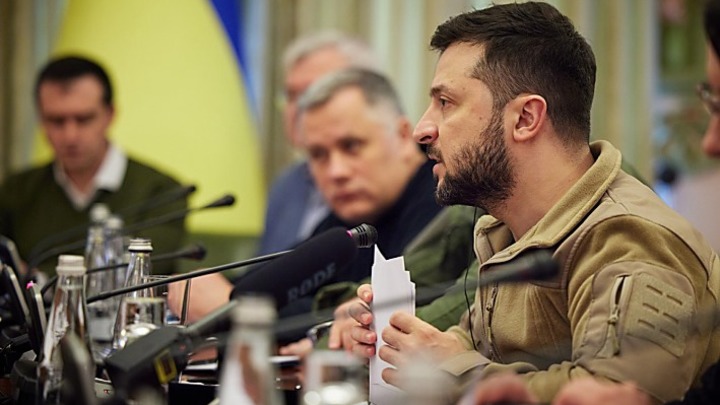 Зеленский призвал НАТО ударить по Кремлю в случае нападения на офис президента Украины