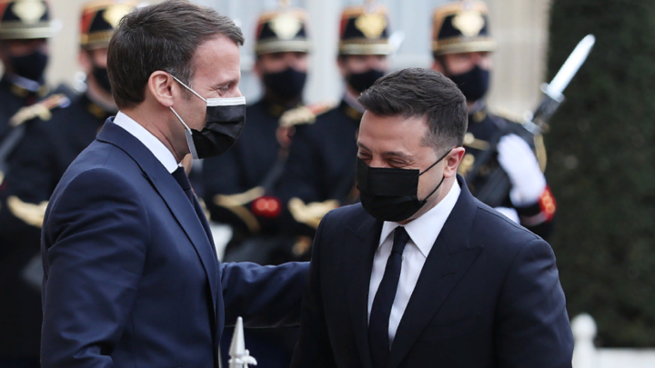 Зеленский встретится с Макроном: Президент Украины прибудет вечером в Париж
