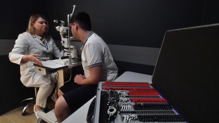 Дело вовсе не в гаджетах: Врач раскрыла, из-за чего дети теряют зрение