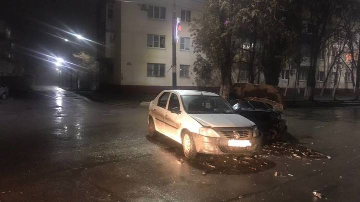 В Ростовской области при столкновении двух авто пострадала женщина