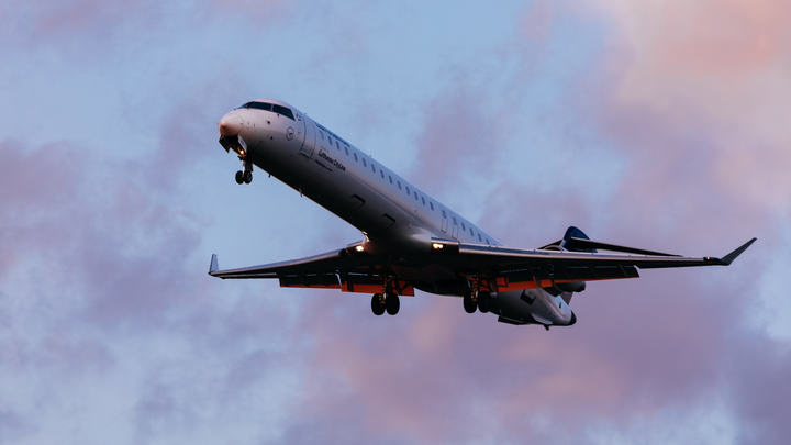 А был ли самолёт? СМИ Ходорковского заявило о запретной поездке жены Медведева в Германию