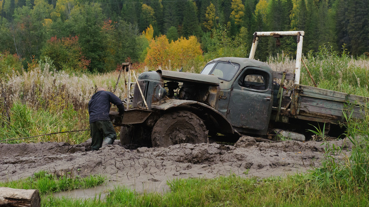 Зарезали за грузовик меди: в Петербурге раскрыли жестокое убийство 22-летней давности Зарезали за грузовик меди: в Петербурге раскрыли жестокое убийство 22-летней давности
