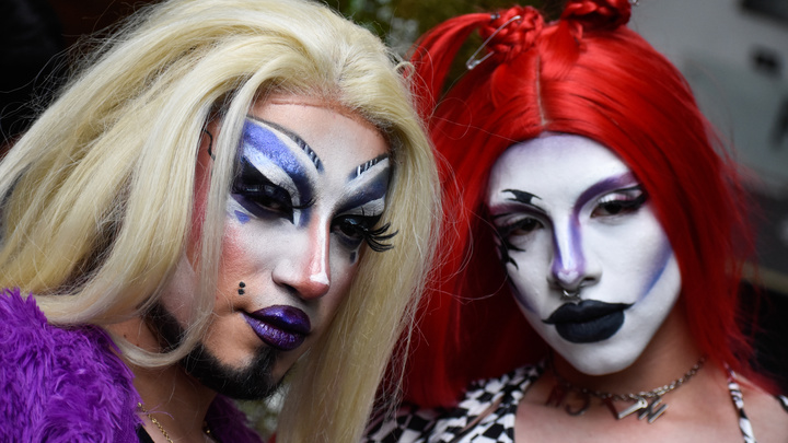 Вместо миллиона гендеров один психолог. Найдено средство от радужной пропаганды