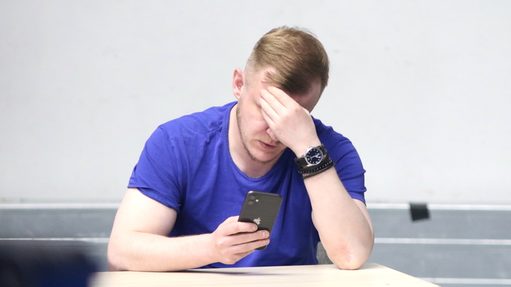 Пациент набросился на сотрудника скорой помощи