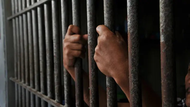 МВД попросило заочно арестовать вора в законе Мераба Сухумского