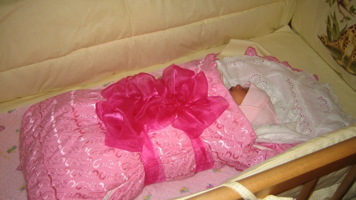 Родившуюся в Новосибирской области девочку назвали Србуи: что означает загадочное имя